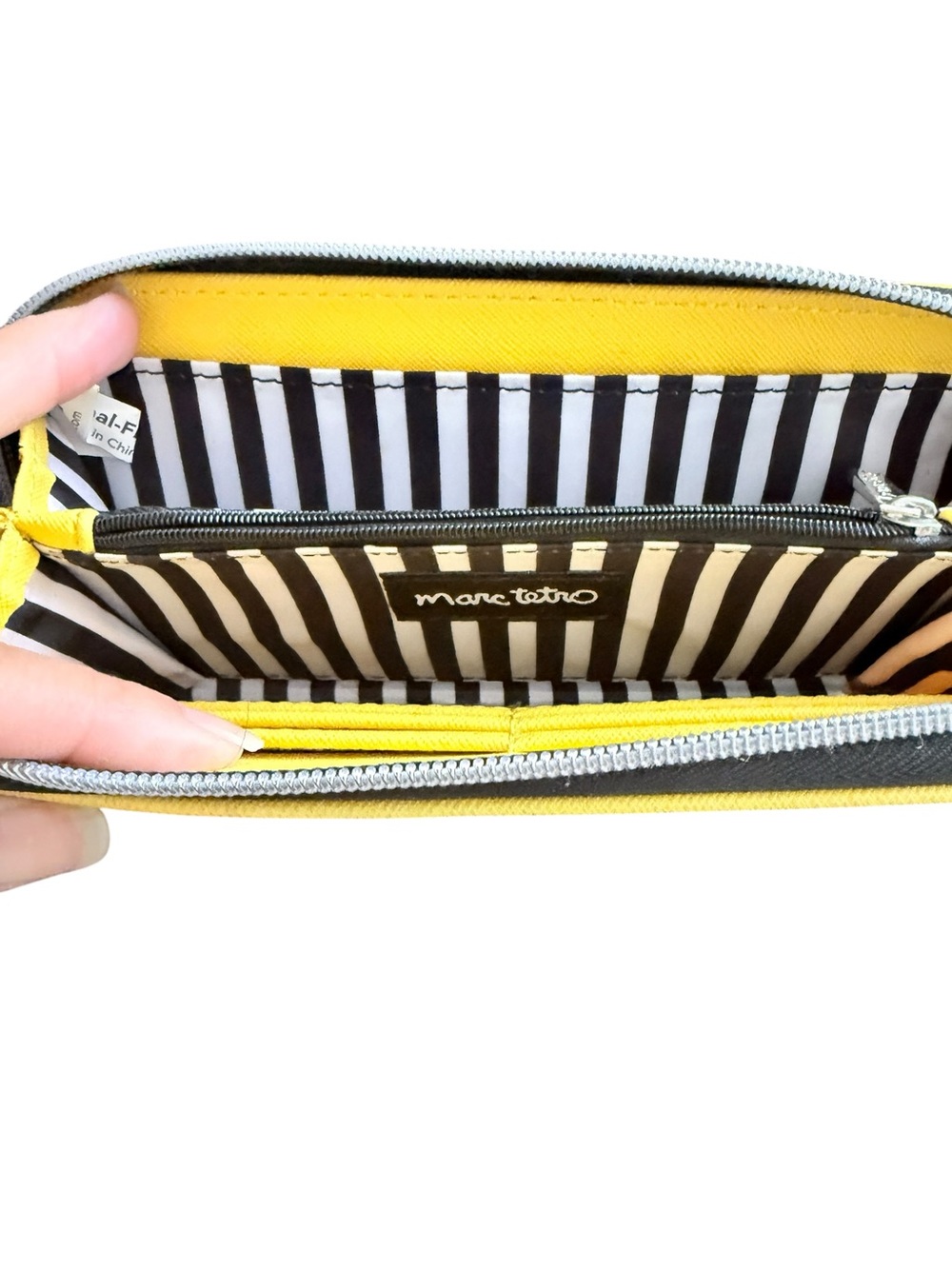MARC TETRO DACHSHUND PUPPY DOG ZIPPY FAUX SAFFIANO LEATHER LONG WALLET - Picture 5 of 6